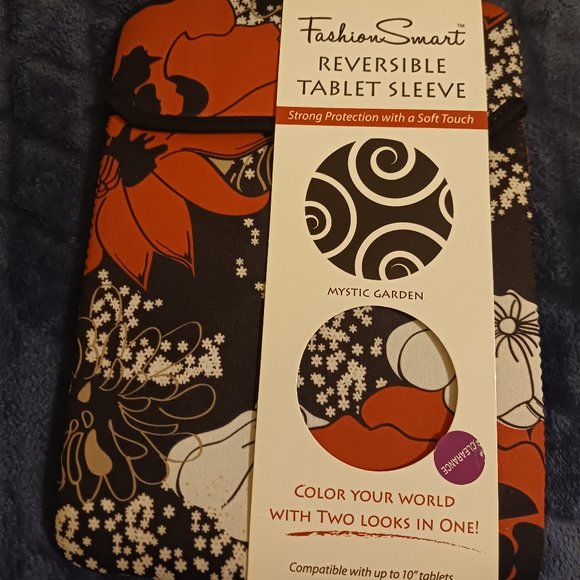Fashion Smart Reversible Tablet Sleeve for a 10" tablet - Picture 1 of 2